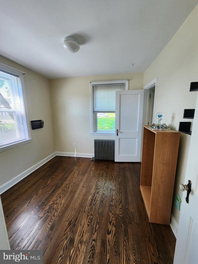 282 Davis Avenue photo 9