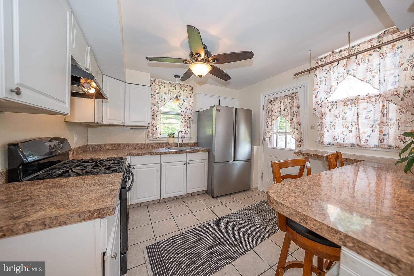 405 Garden Lane photo 13