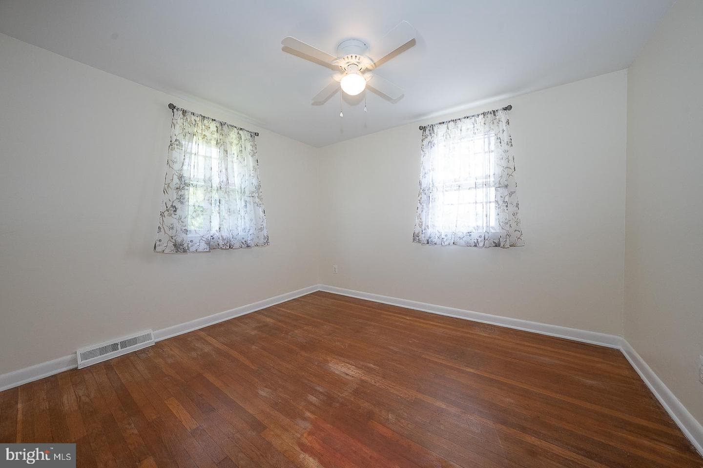 405 Garden Lane photo 21
