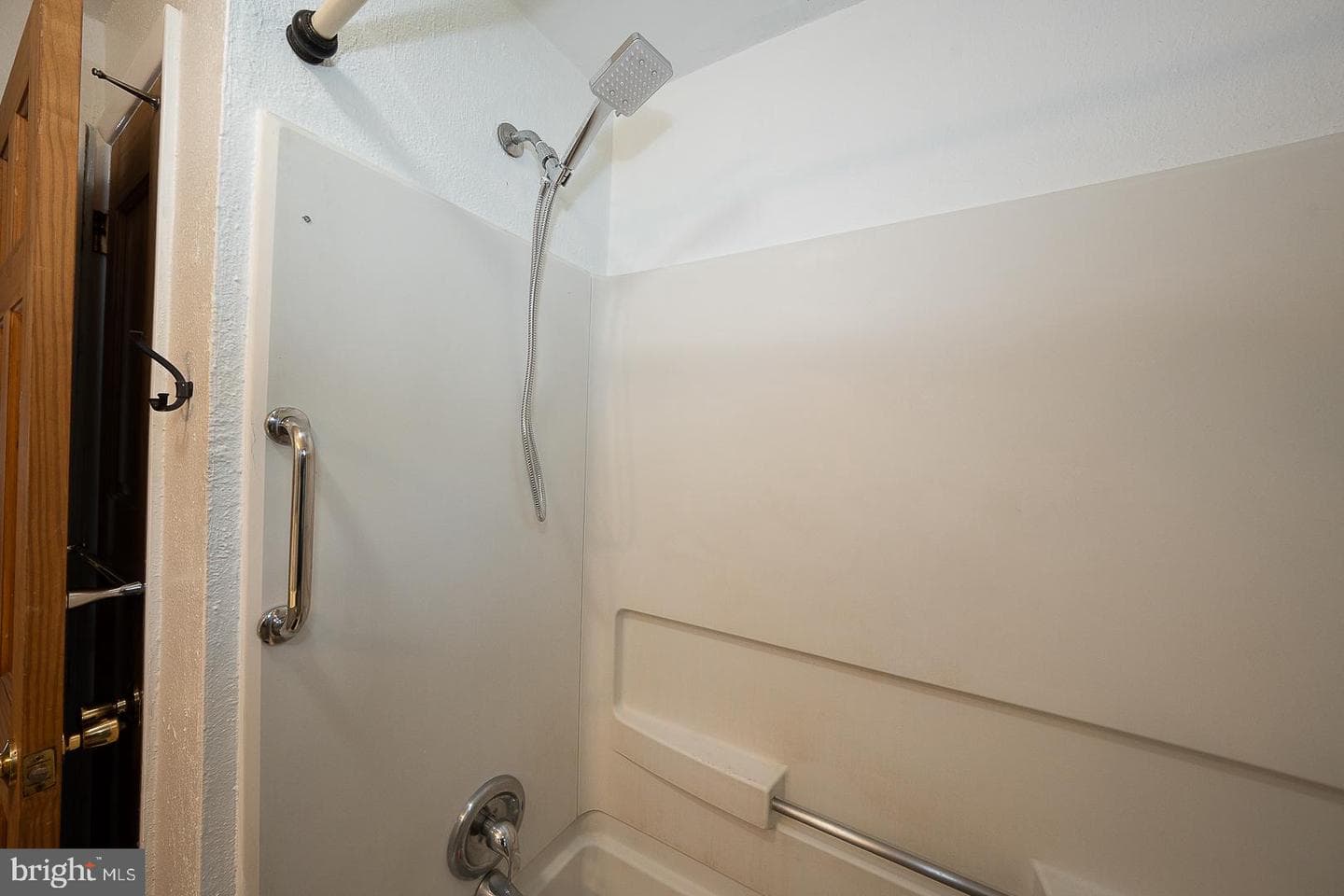 405 Garden Lane photo 24
