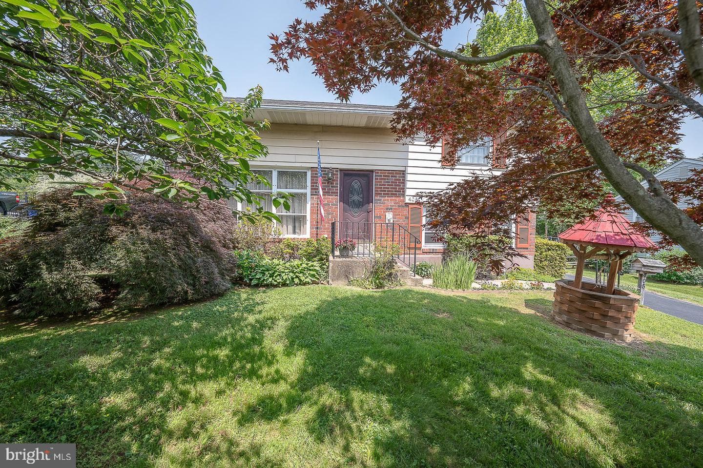 405 Garden Lane photo 3