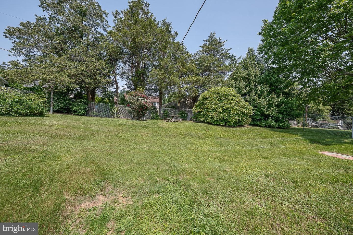 405 Garden Lane photo 32