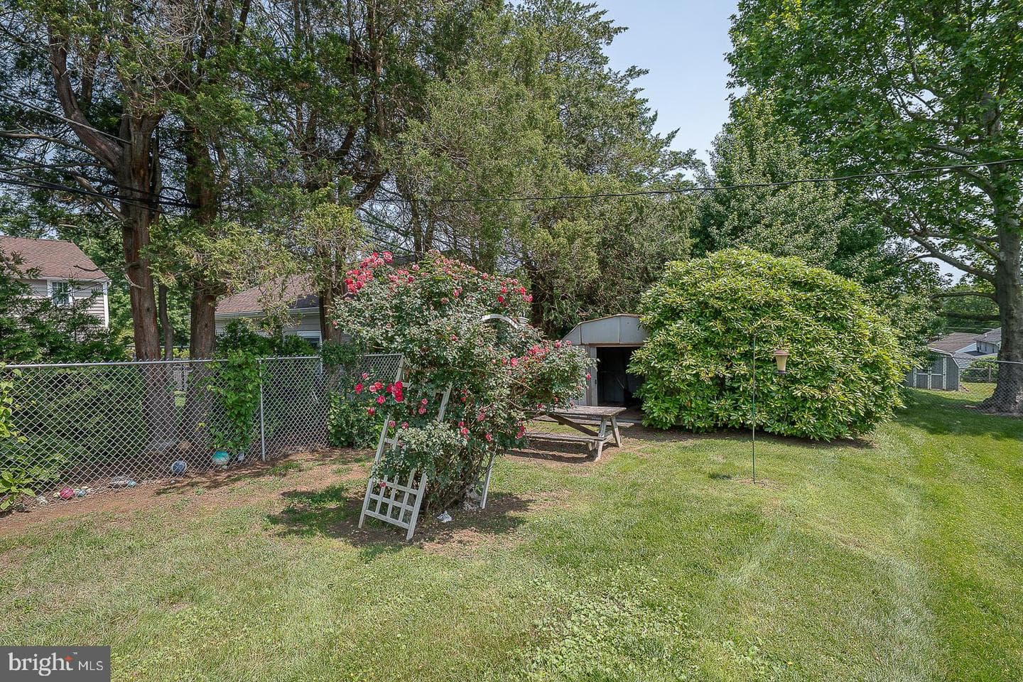 405 Garden Lane photo 34