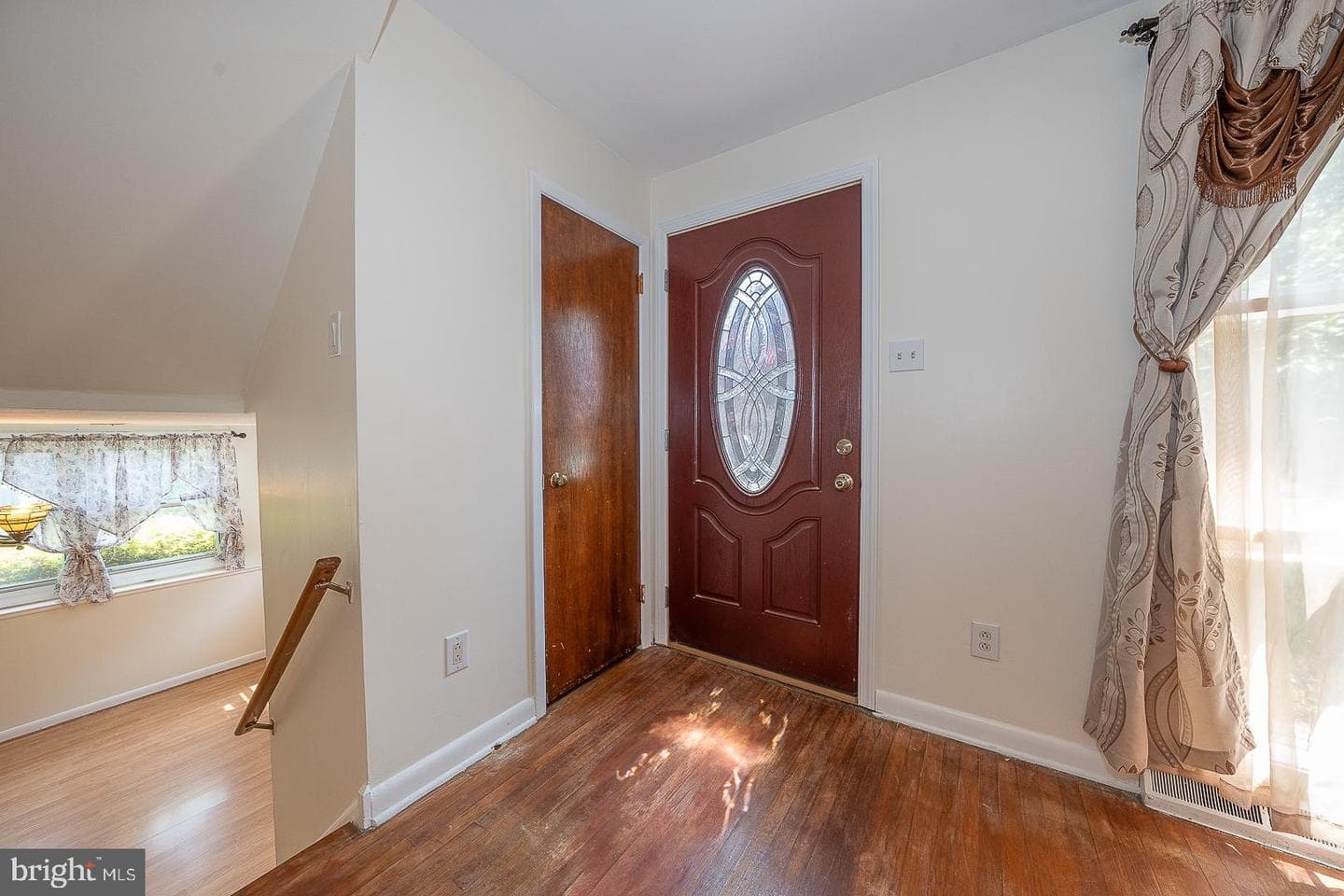 405 Garden Lane photo 5
