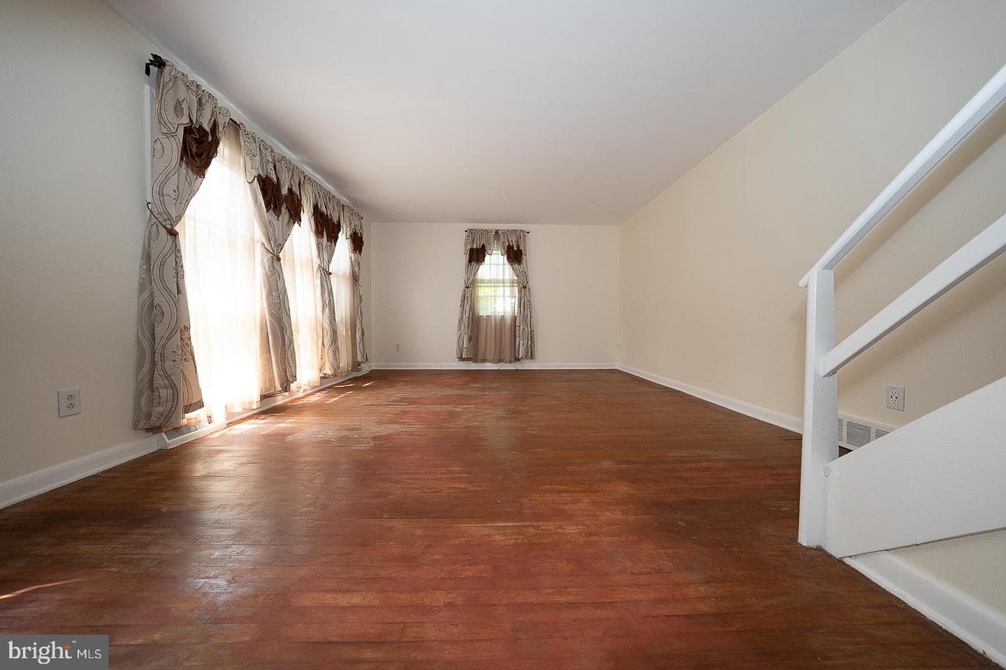 405 Garden Lane photo 6