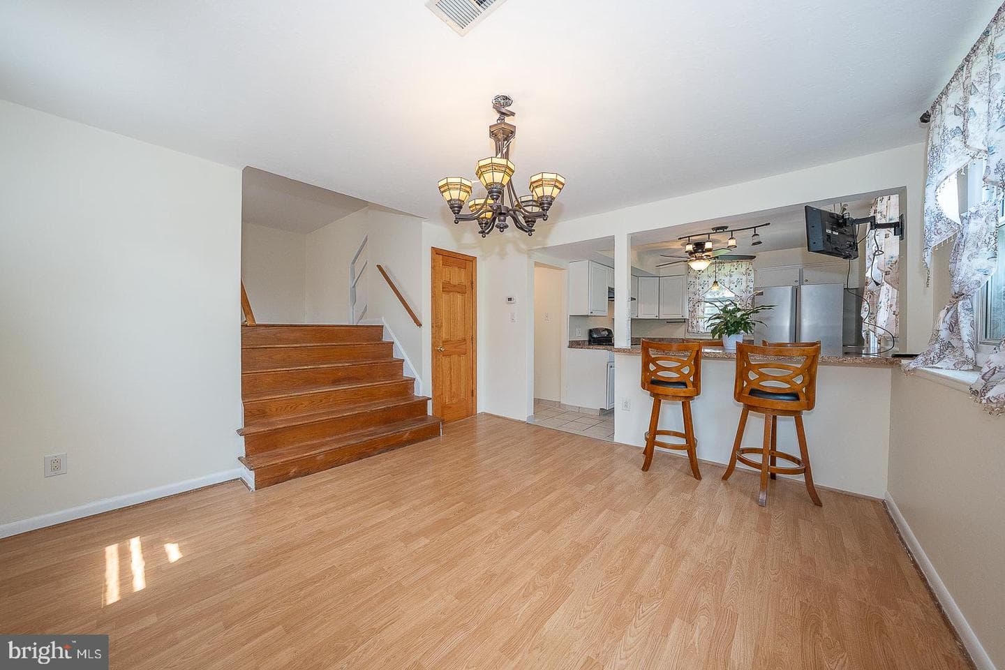 405 Garden Lane photo 9