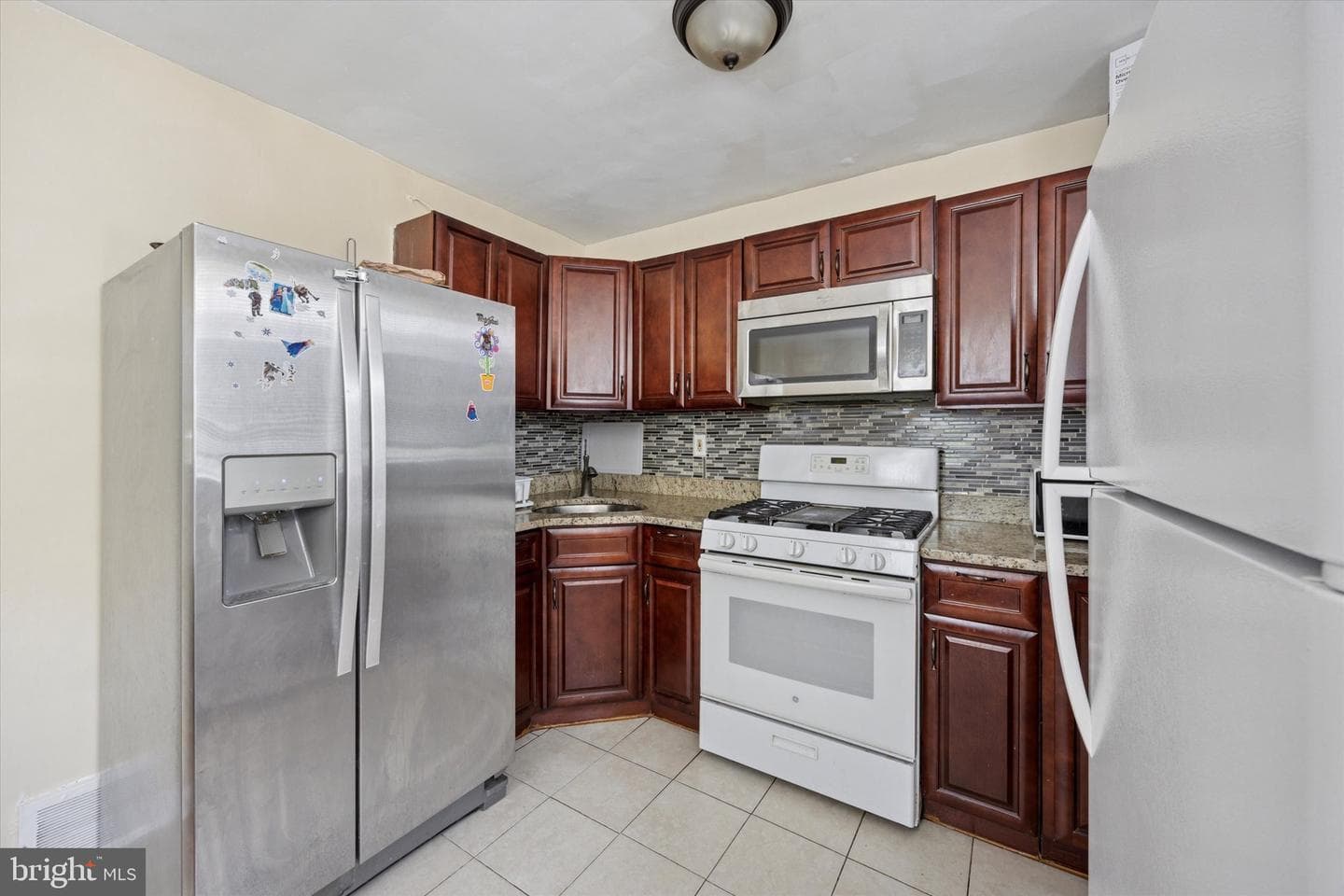 630 Colwyn Avenue photo 10
