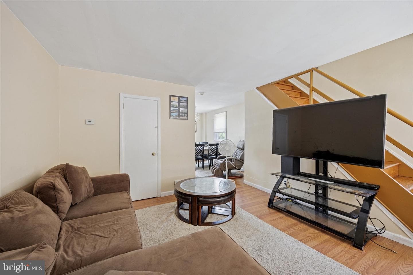630 Colwyn Avenue photo 2