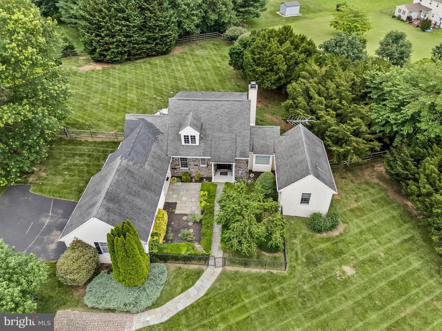 384 Lenni Road photo 12