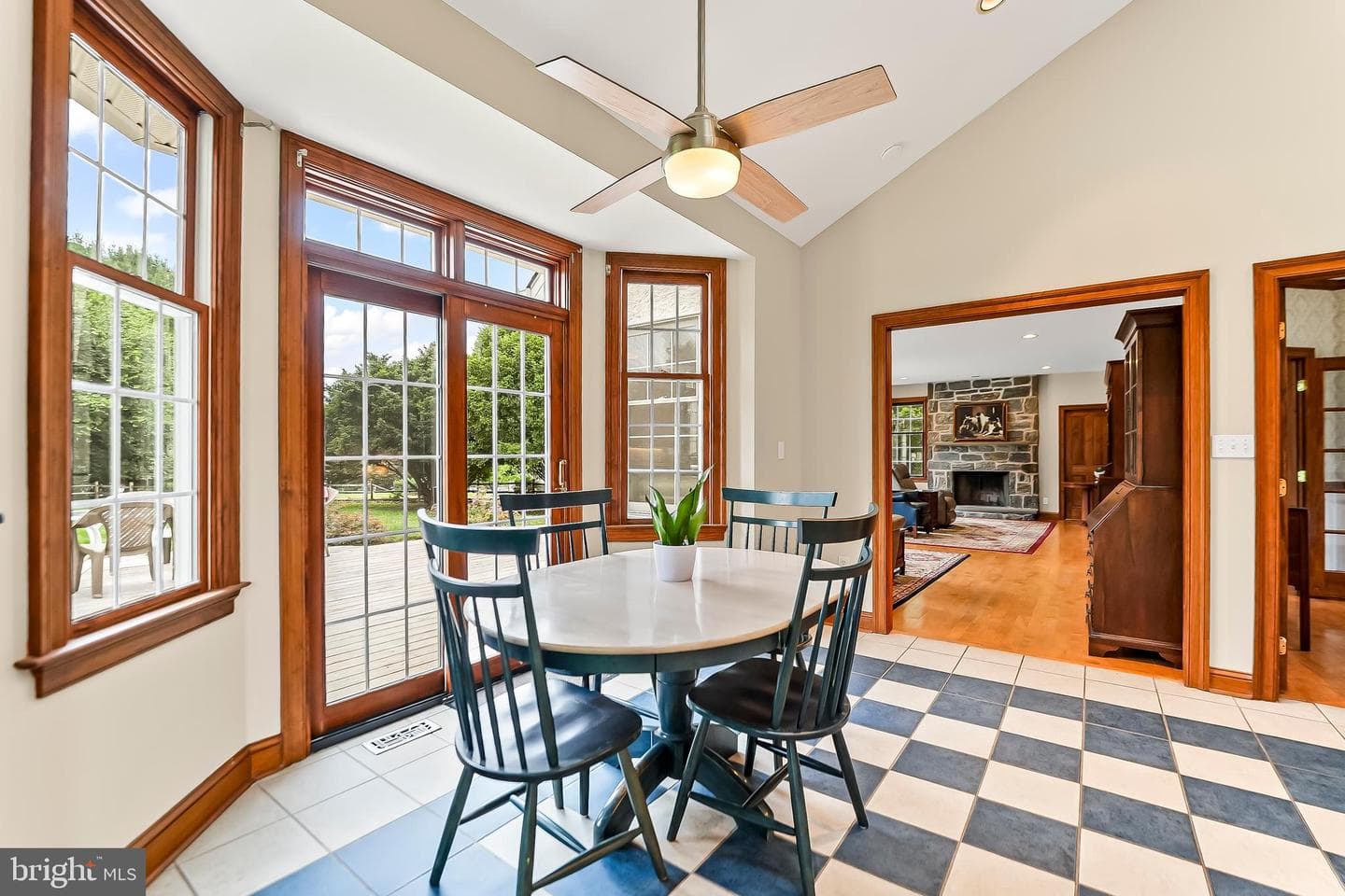 384 Lenni Road photo 32