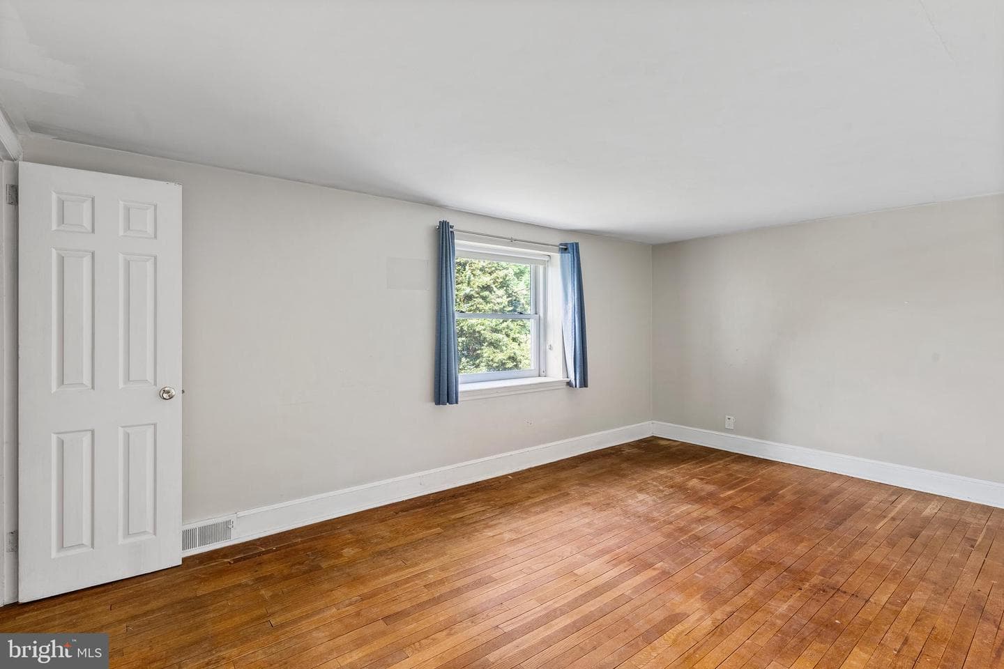 211 Mount Alverno Road photo 17