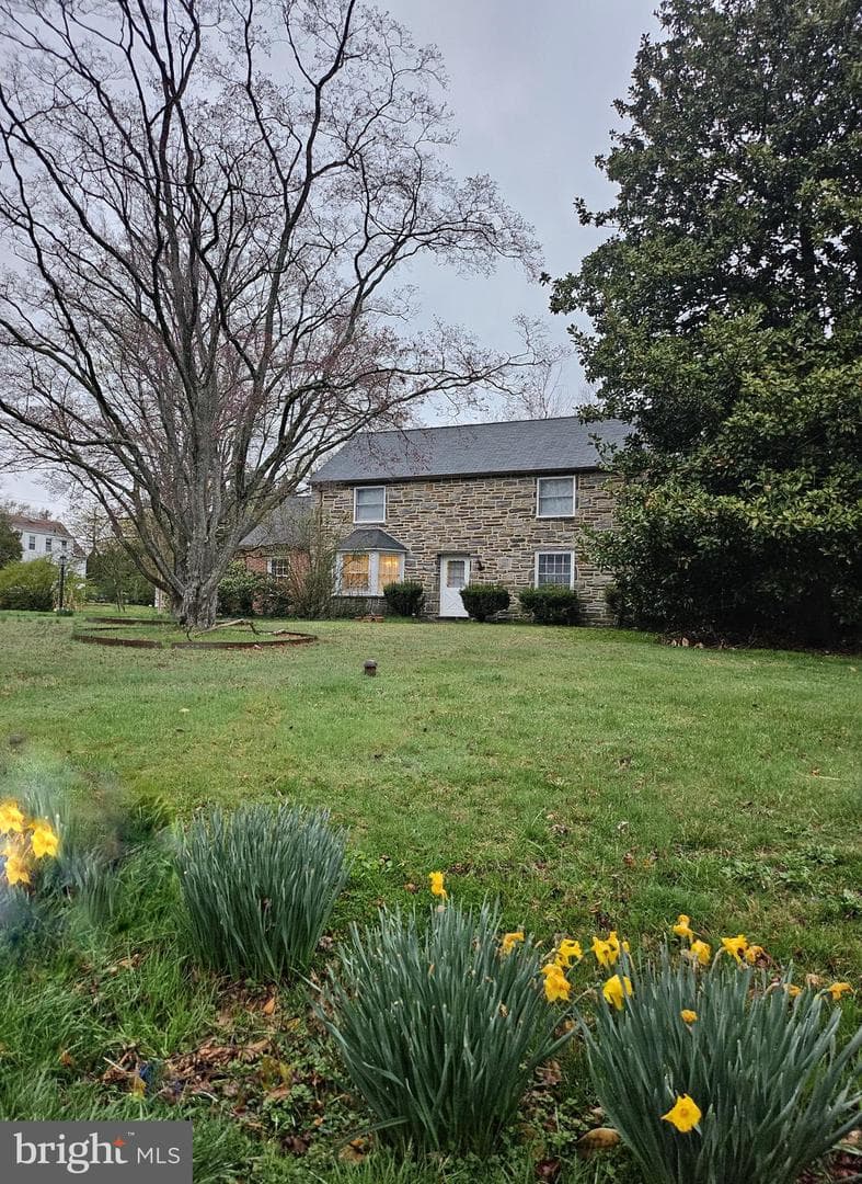 211 Mount Alverno Road photo 2