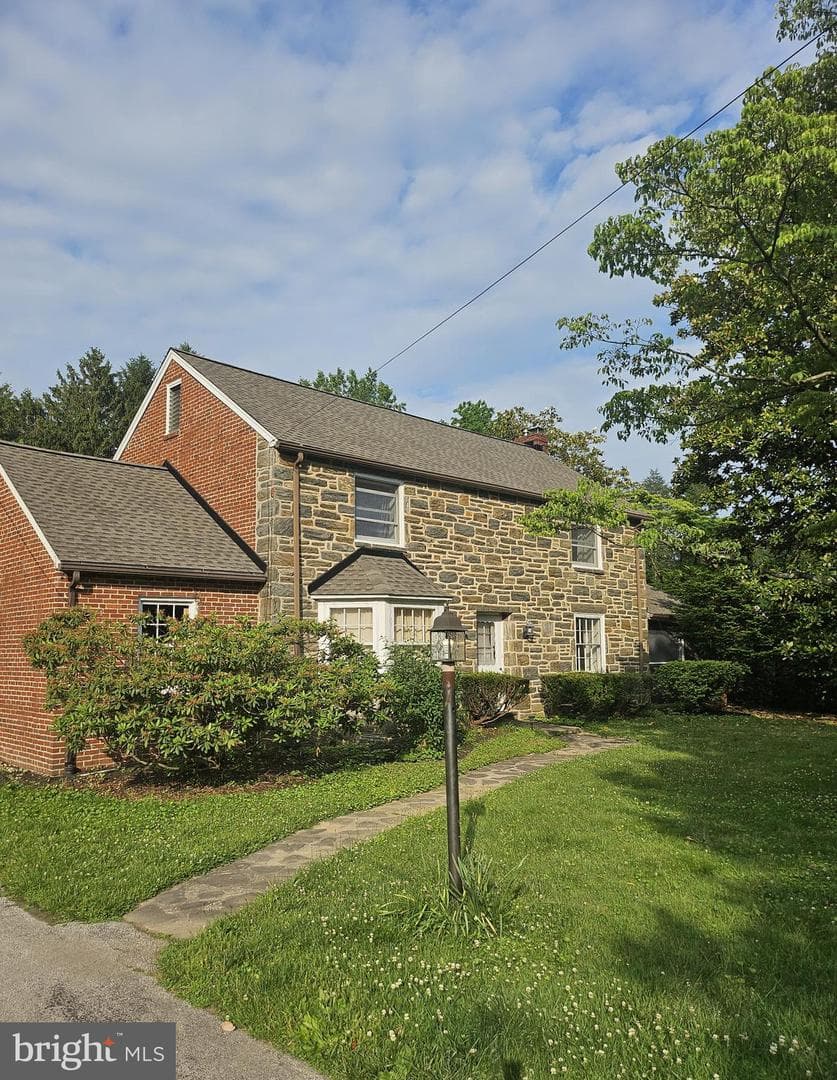211 Mount Alverno Road photo 6