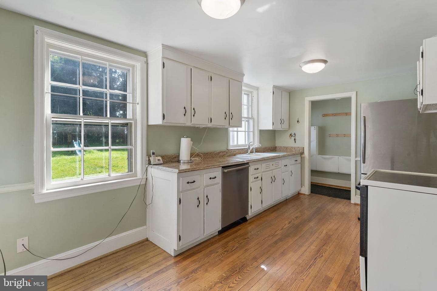 211 Mount Alverno Road photo 9