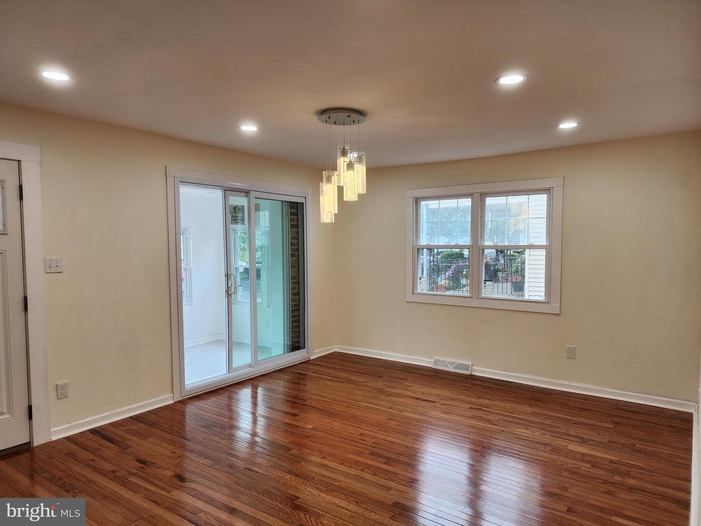 118 Rhodes Avenue #80 photo 12