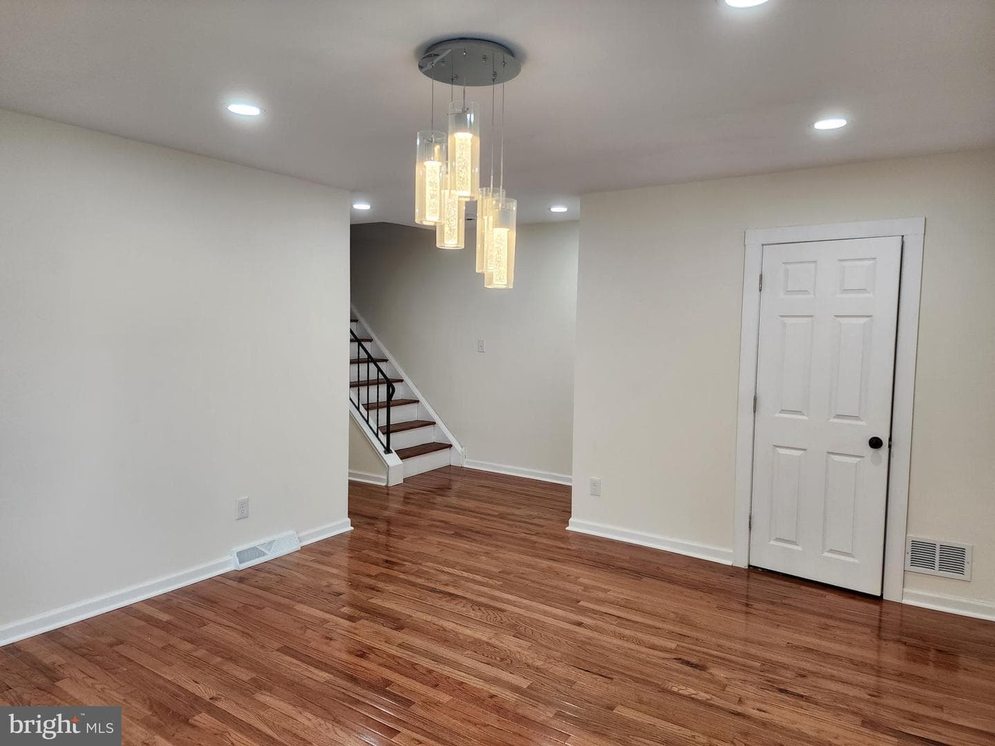 118 Rhodes Avenue #80 photo 19