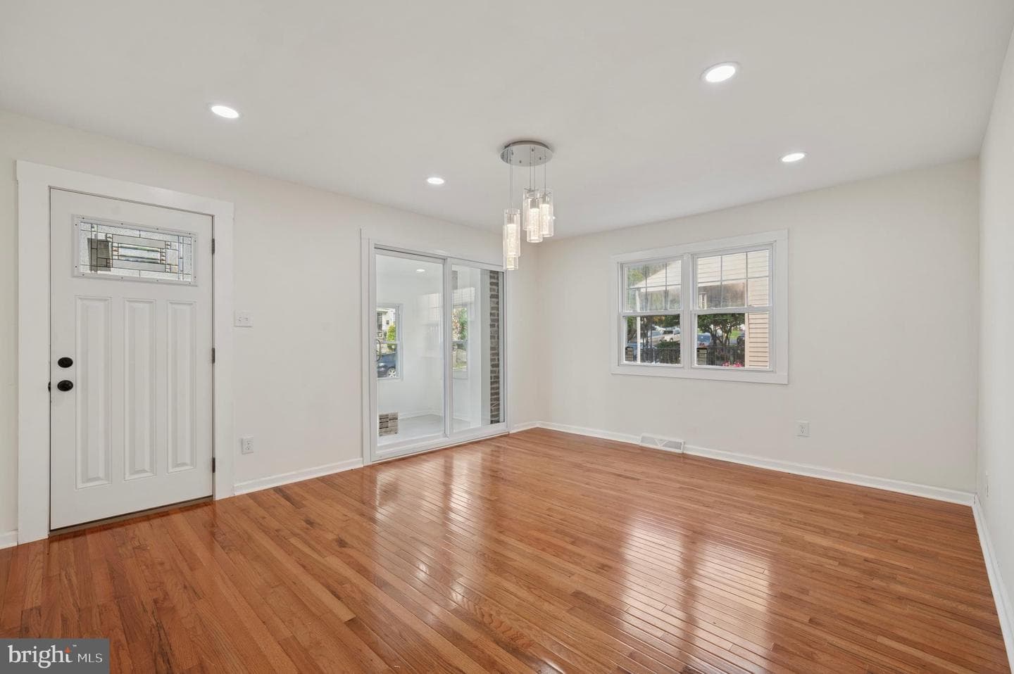 118 Rhodes Avenue #80 photo 2