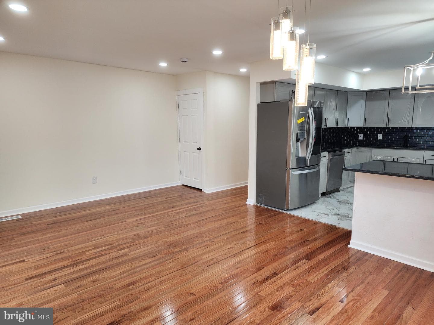118 Rhodes Avenue #80 photo 25