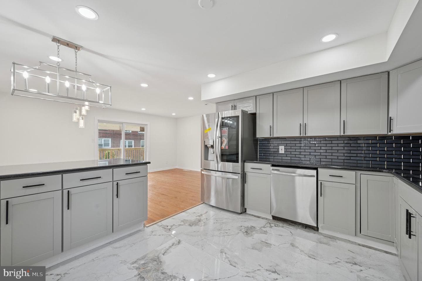 118 Rhodes Avenue #80 photo 26