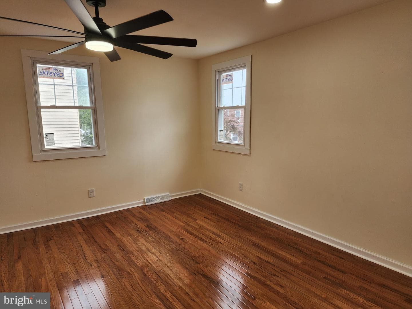 118 Rhodes Avenue #80 photo 30