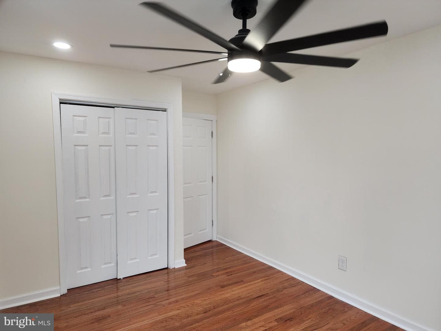 118 Rhodes Avenue #80 photo 37