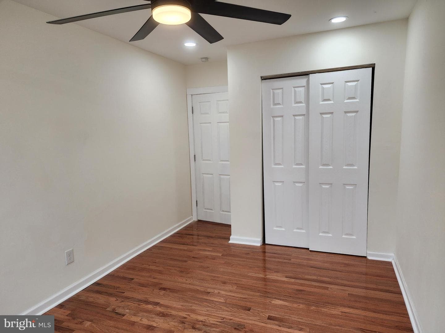 118 Rhodes Avenue #80 photo 39