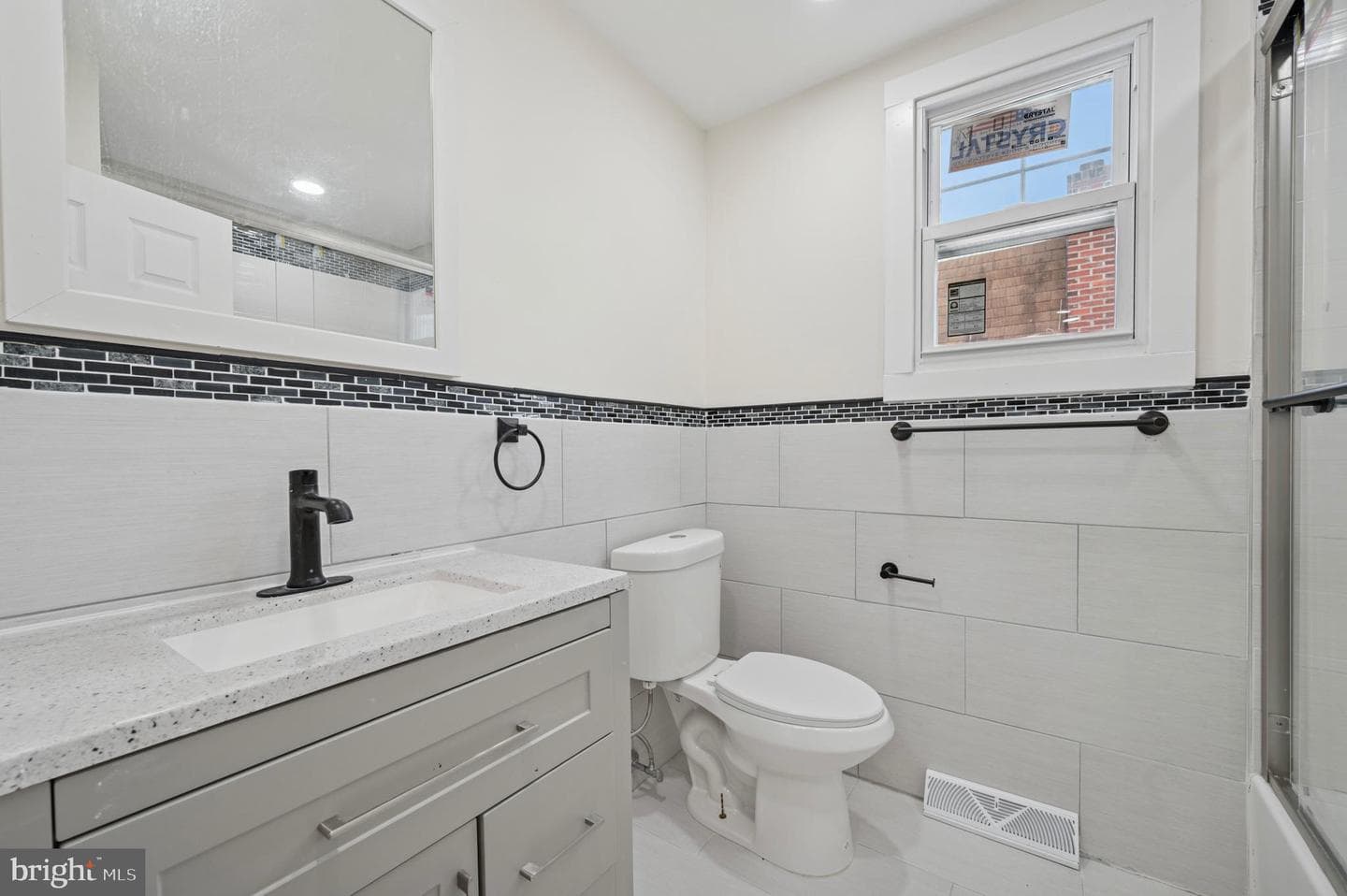 118 Rhodes Avenue #80 photo 42