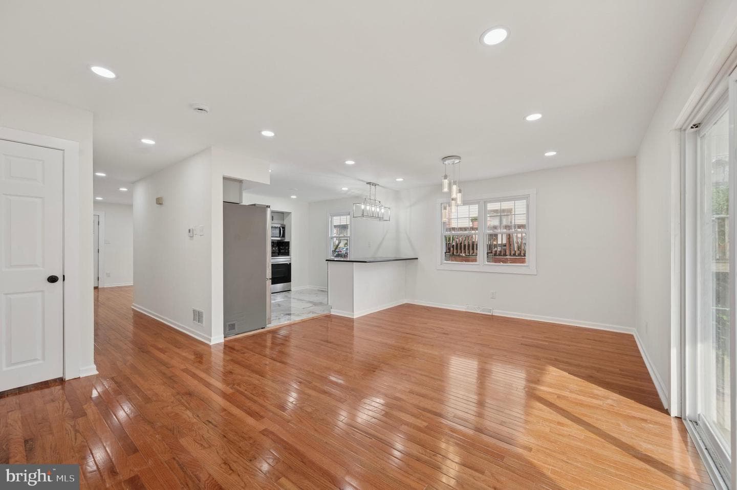 118 Rhodes Avenue #80 photo 5