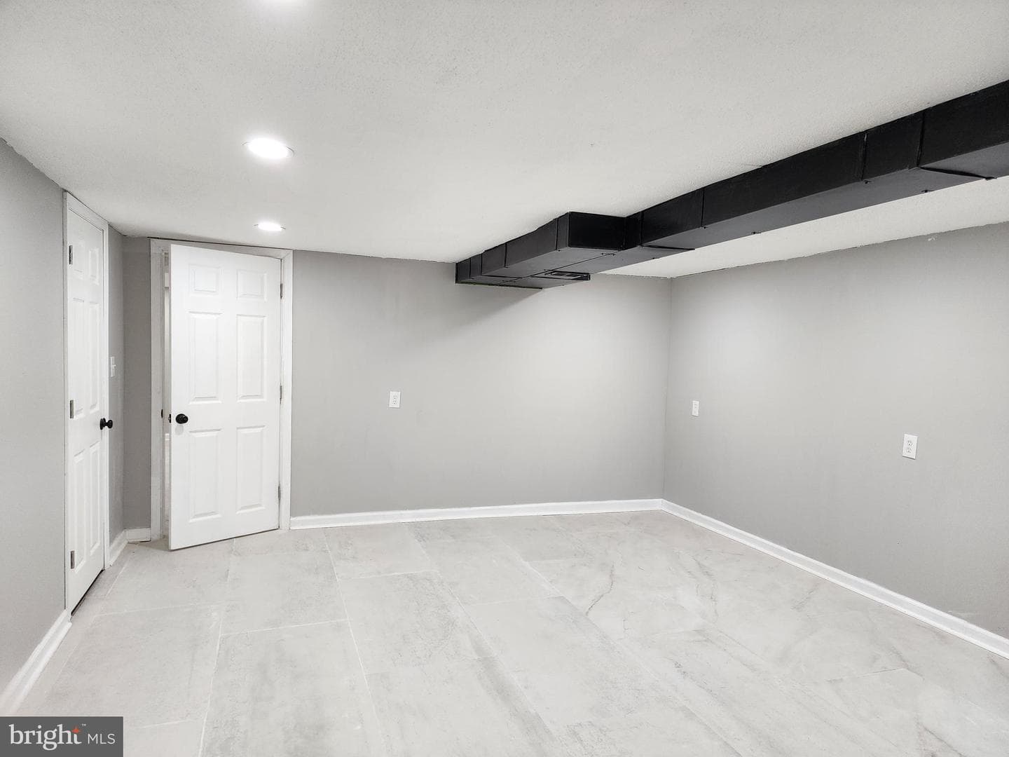 118 Rhodes Avenue #80 photo 52