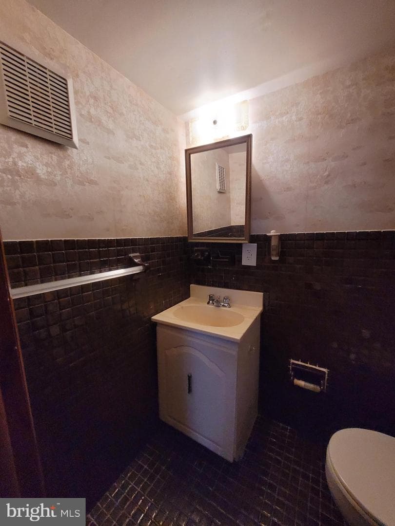 4130 Rosemont Avenue photo 62