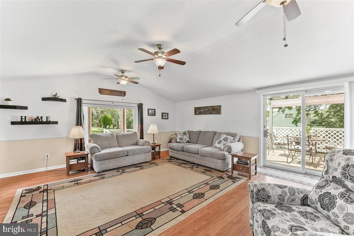 11 Stratford Drive photo 13