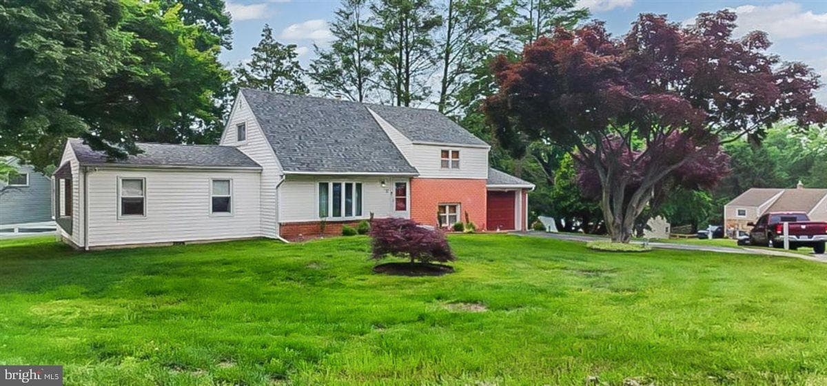 11 Stratford Drive photo 3