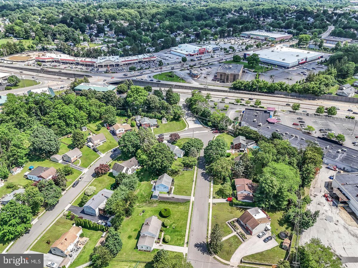 11 Stratford Drive photo 33