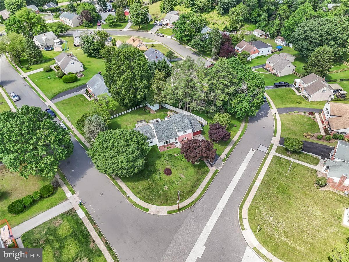 11 Stratford Drive photo 34