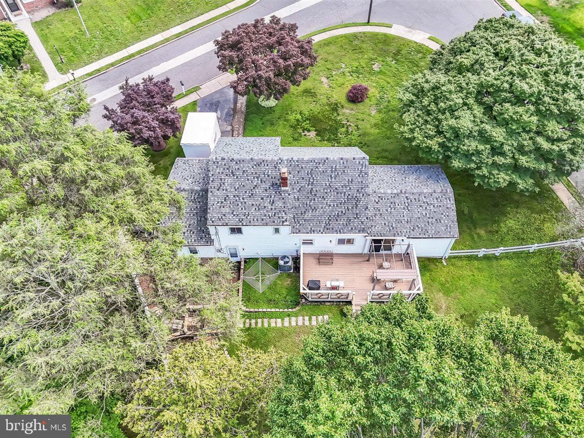 11 Stratford Drive photo 36