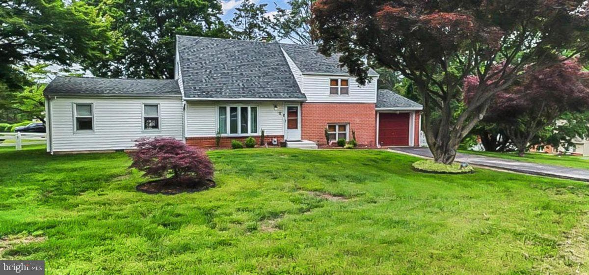 11 Stratford Drive photo 4