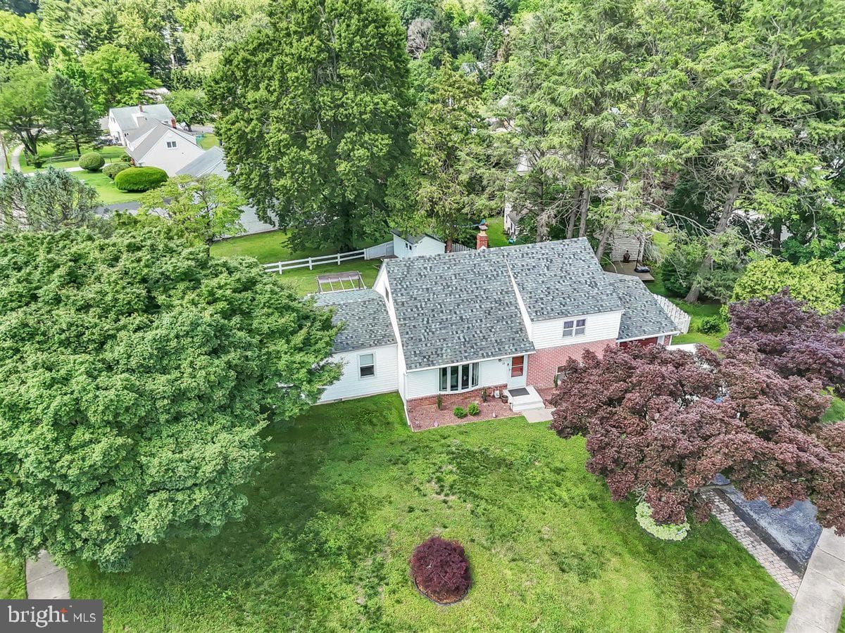 11 Stratford Drive photo 41