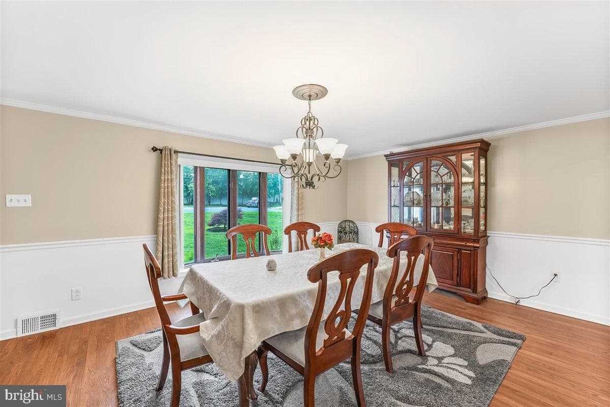 11 Stratford Drive photo 5