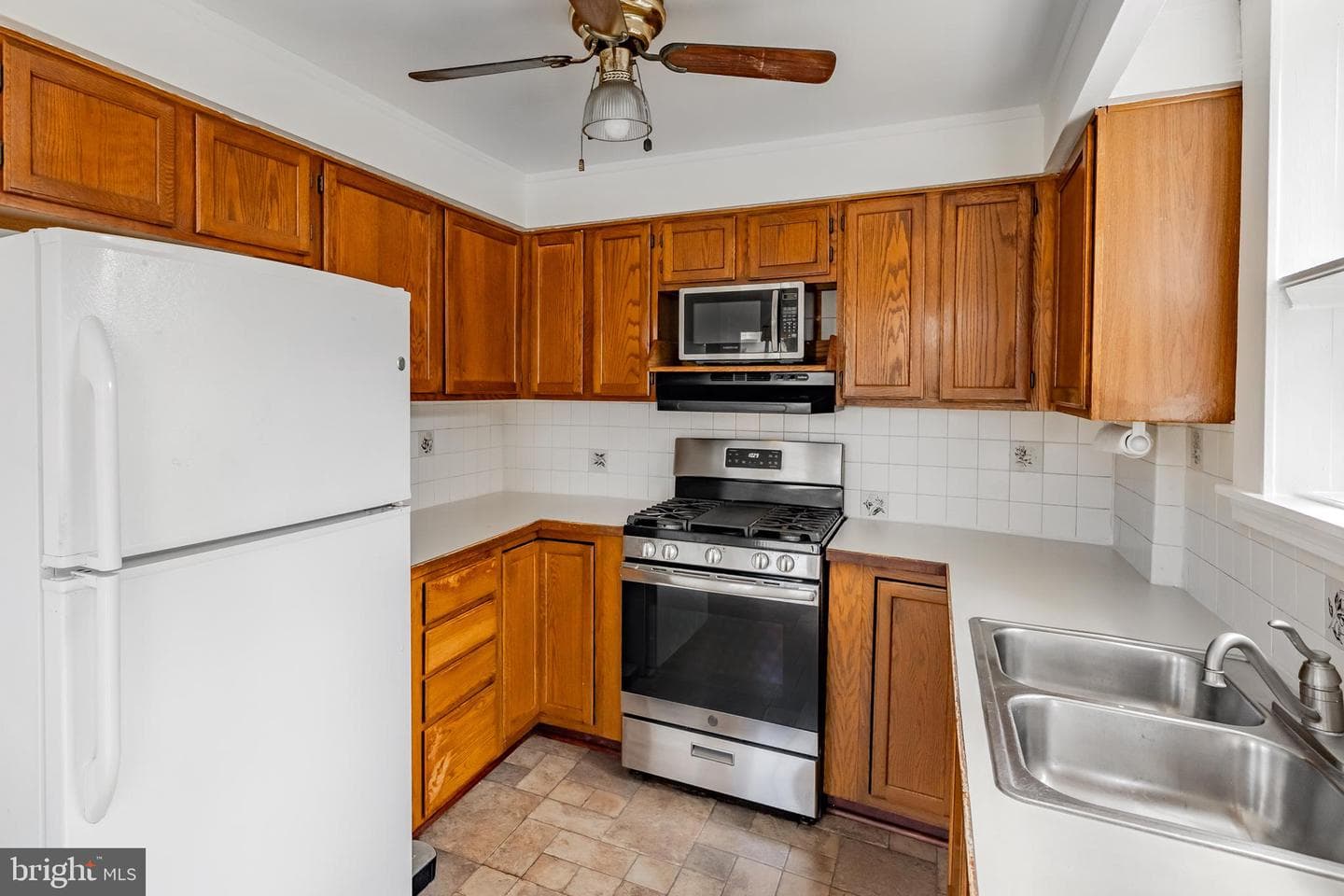 601 Georges Lane photo 17