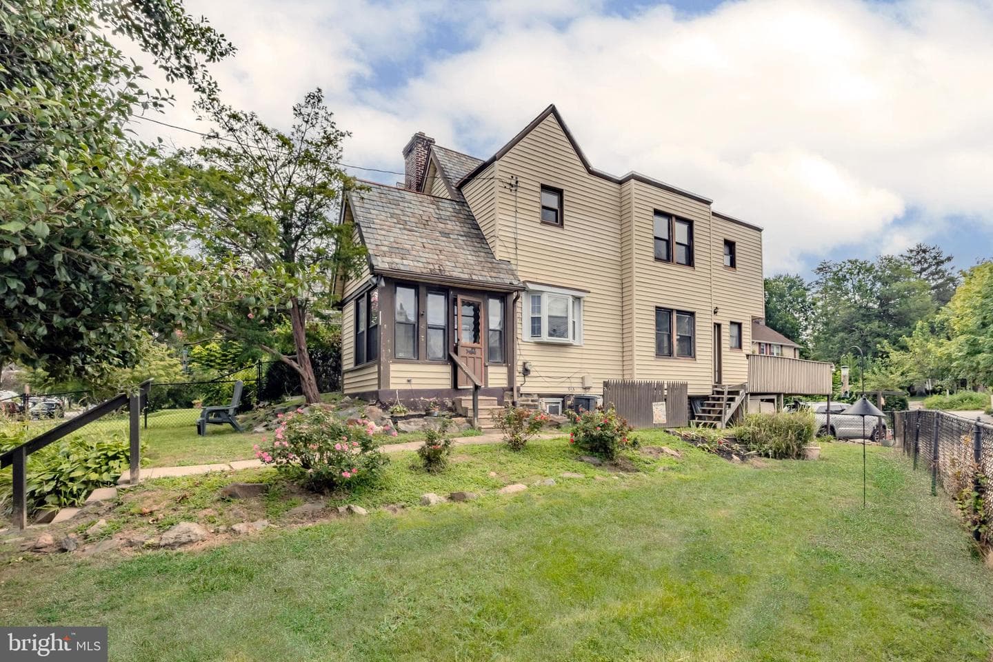601 Georges Lane photo 3