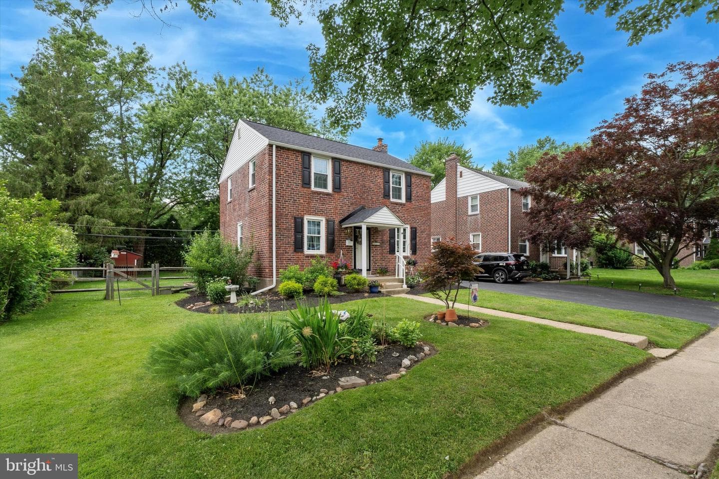 2530 Woodleigh Road photo 1