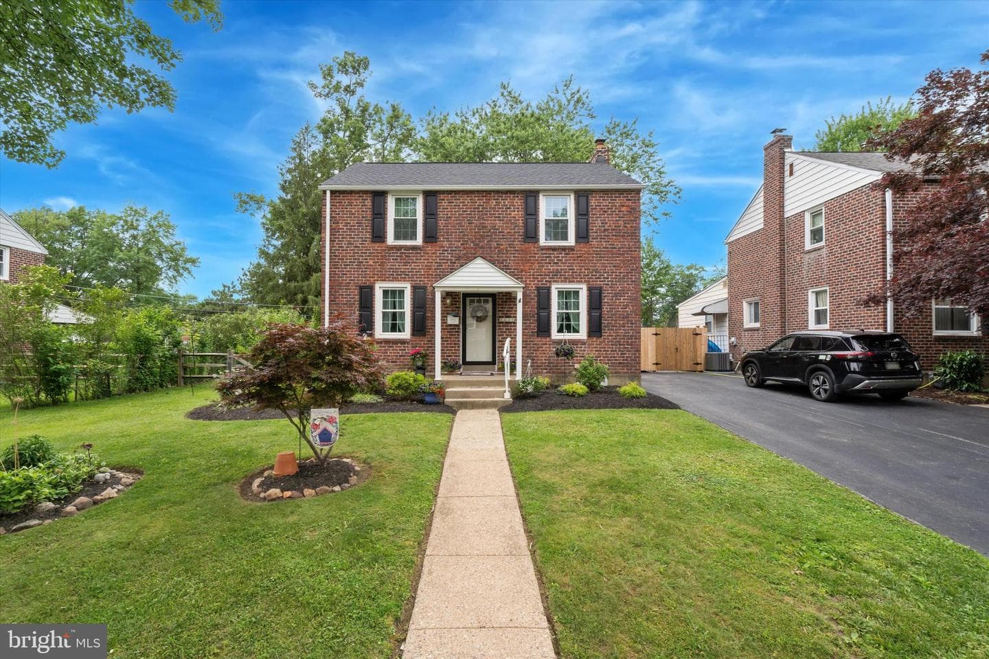 2530 Woodleigh Road photo 2