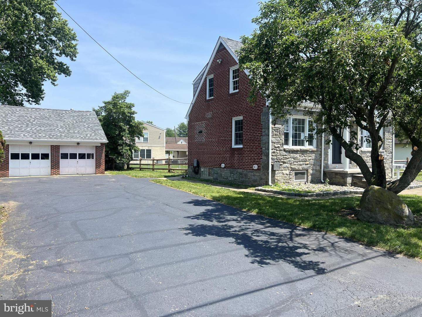 220 Kossuth Avenue photo 3