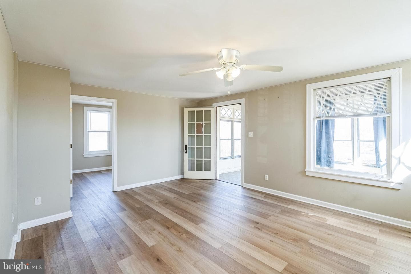 501 Kedron Avenue photo 8