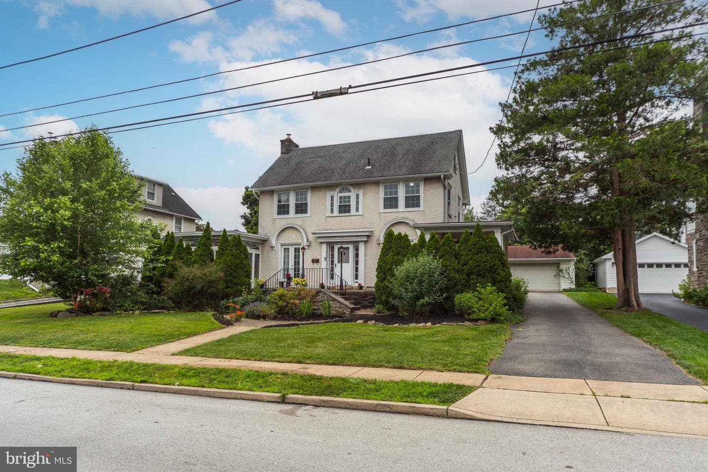 824 Lindale Avenue photo 3