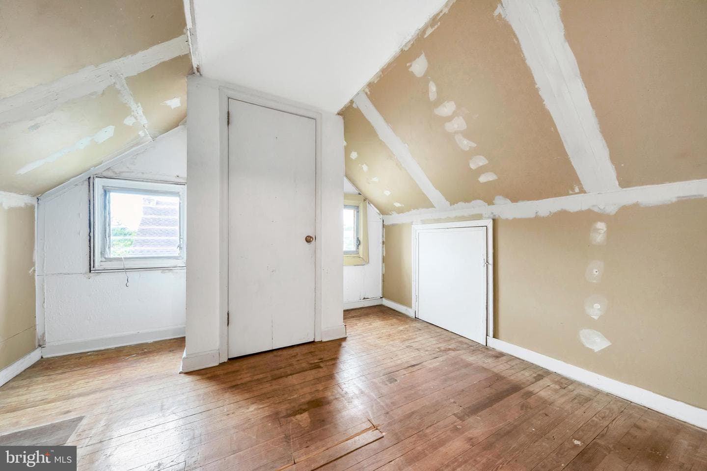 824 Lindale Avenue photo 33