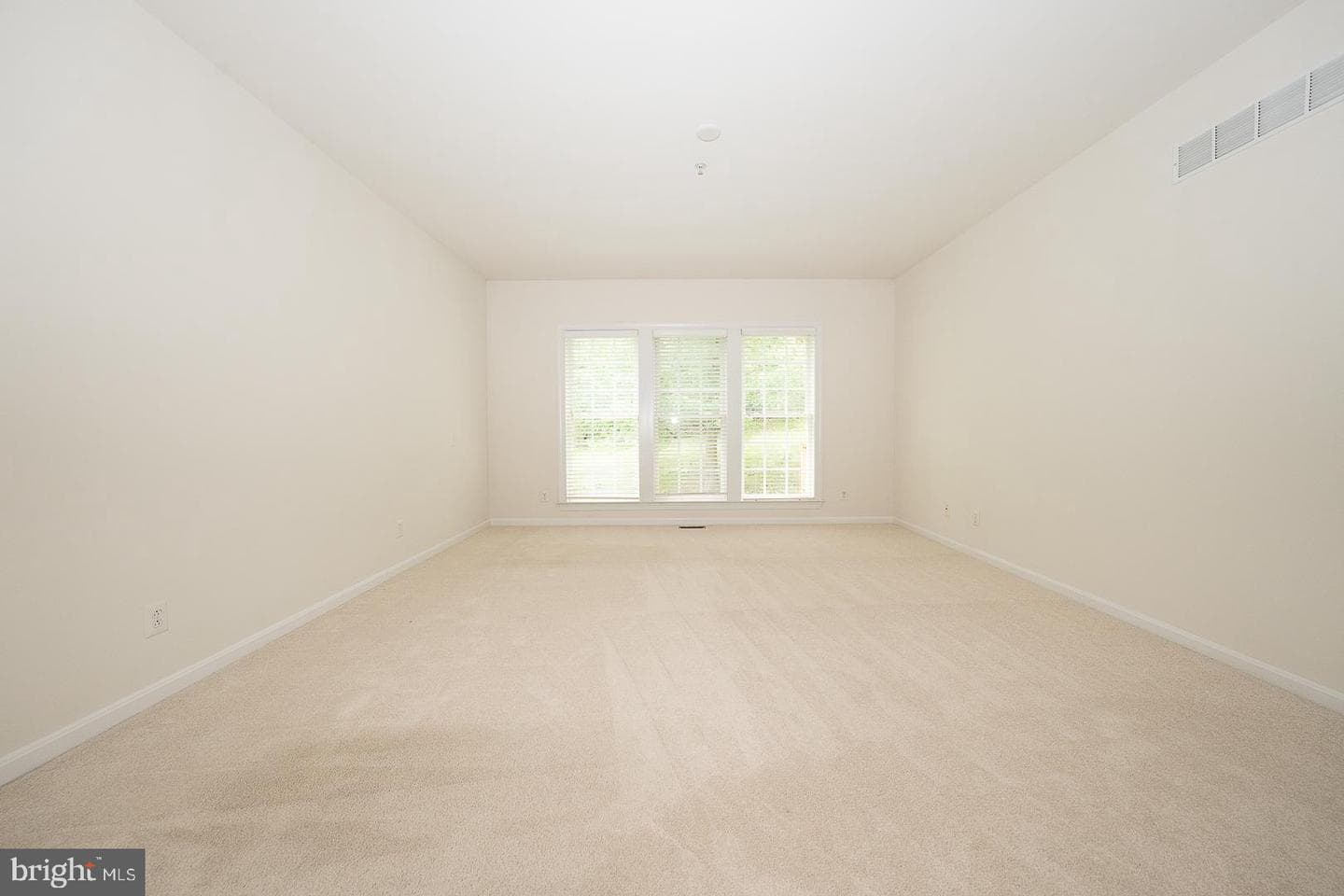206 Excalibur Drive photo 14