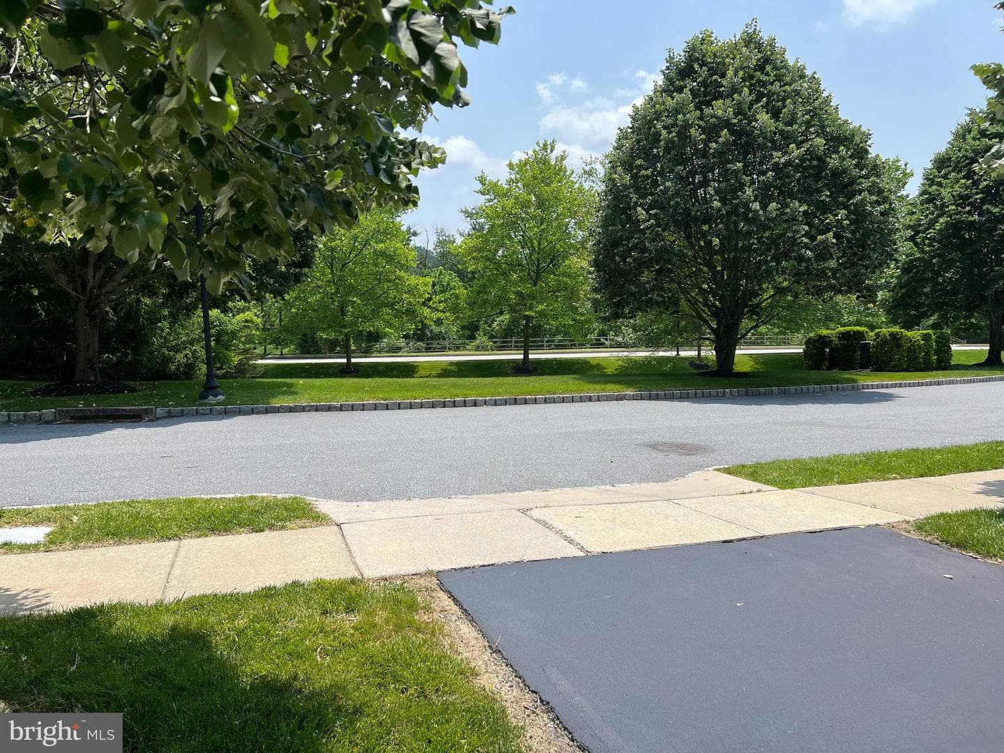206 Excalibur Drive photo 39
