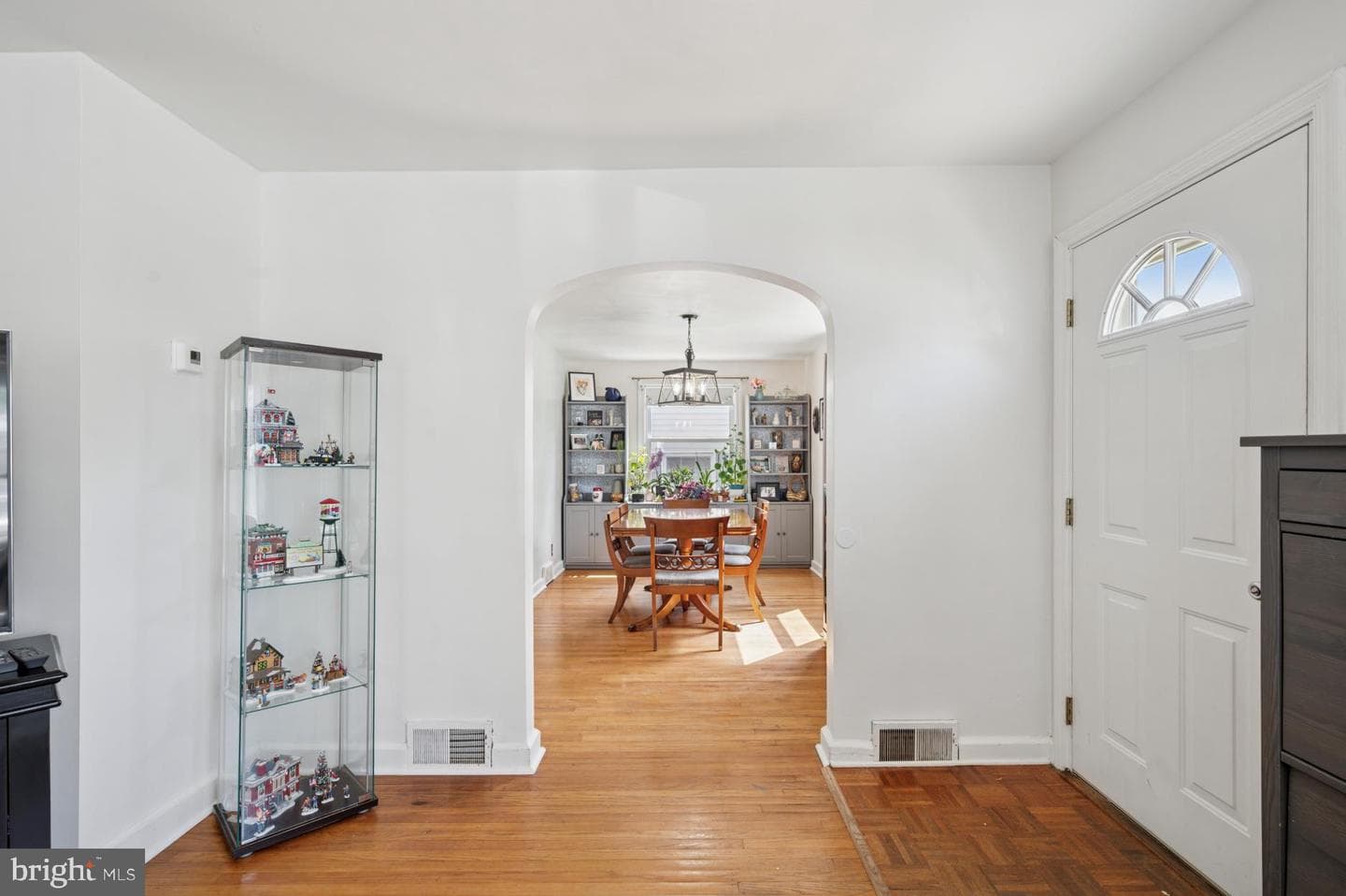 104 Scheivert Avenue photo 5