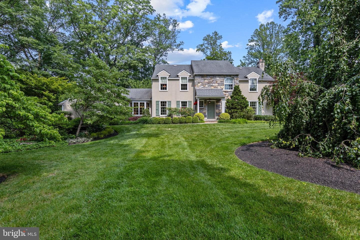 8 Shannon Circle photo 3